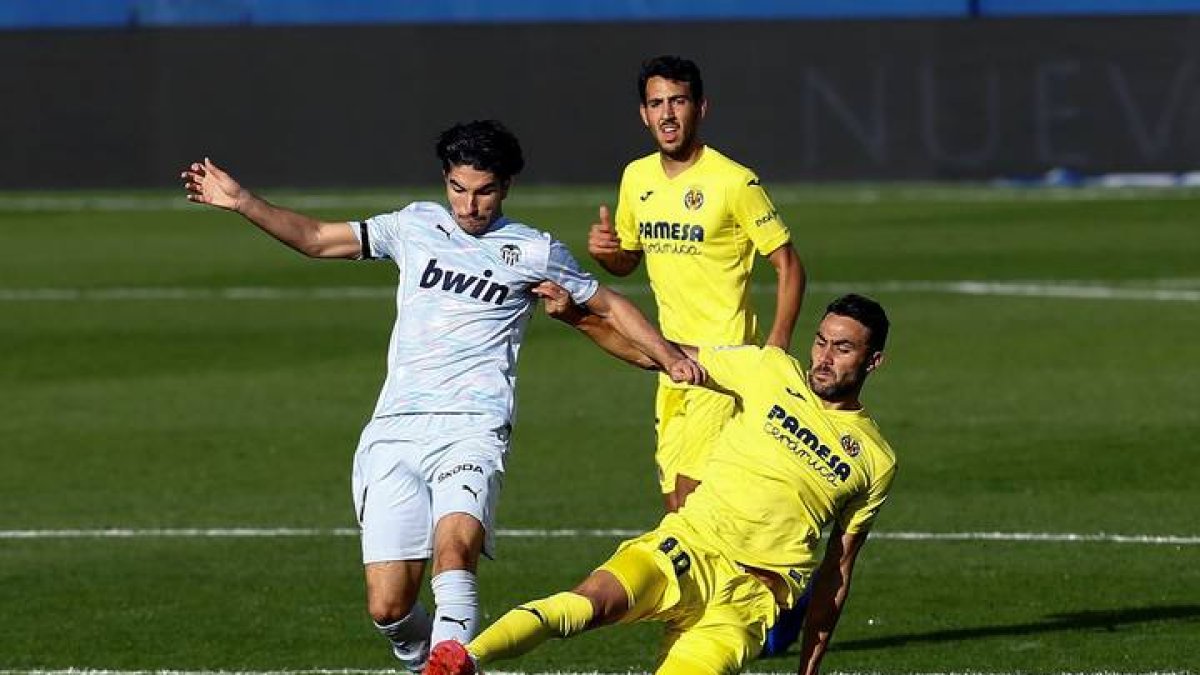 El Valencia se enfrenta al Elche este viernes. DOMENECH CASTELLÓ