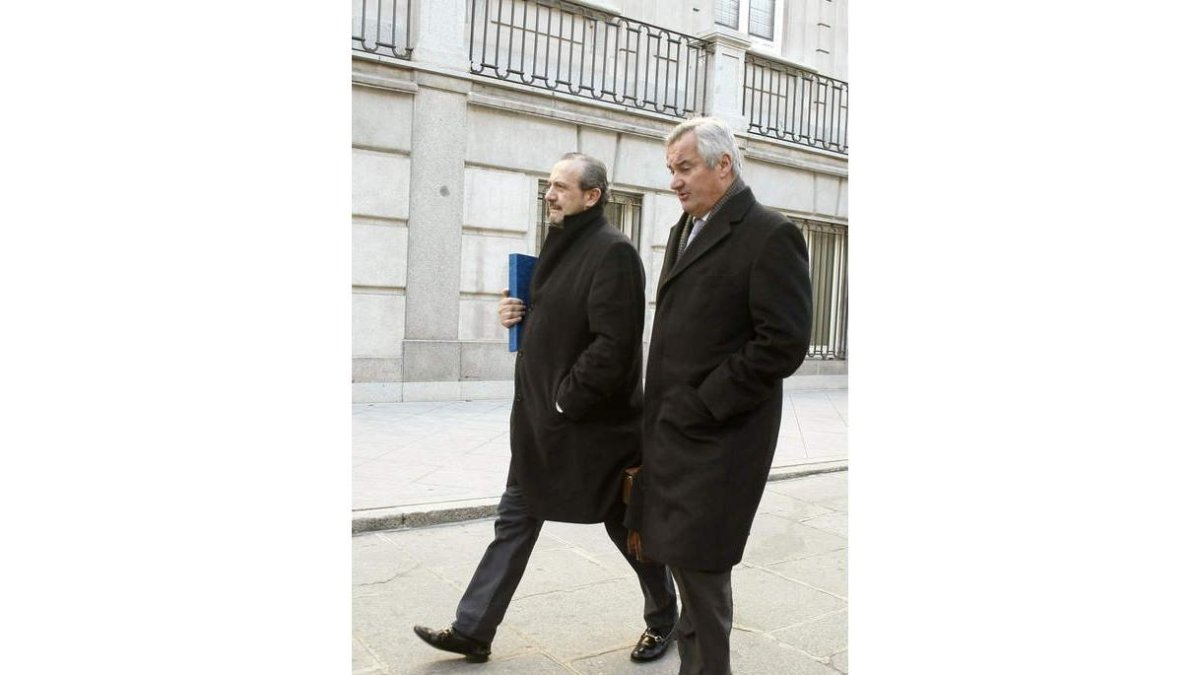 Jorge Dorribo y su abogado, Ignacio Peláez.