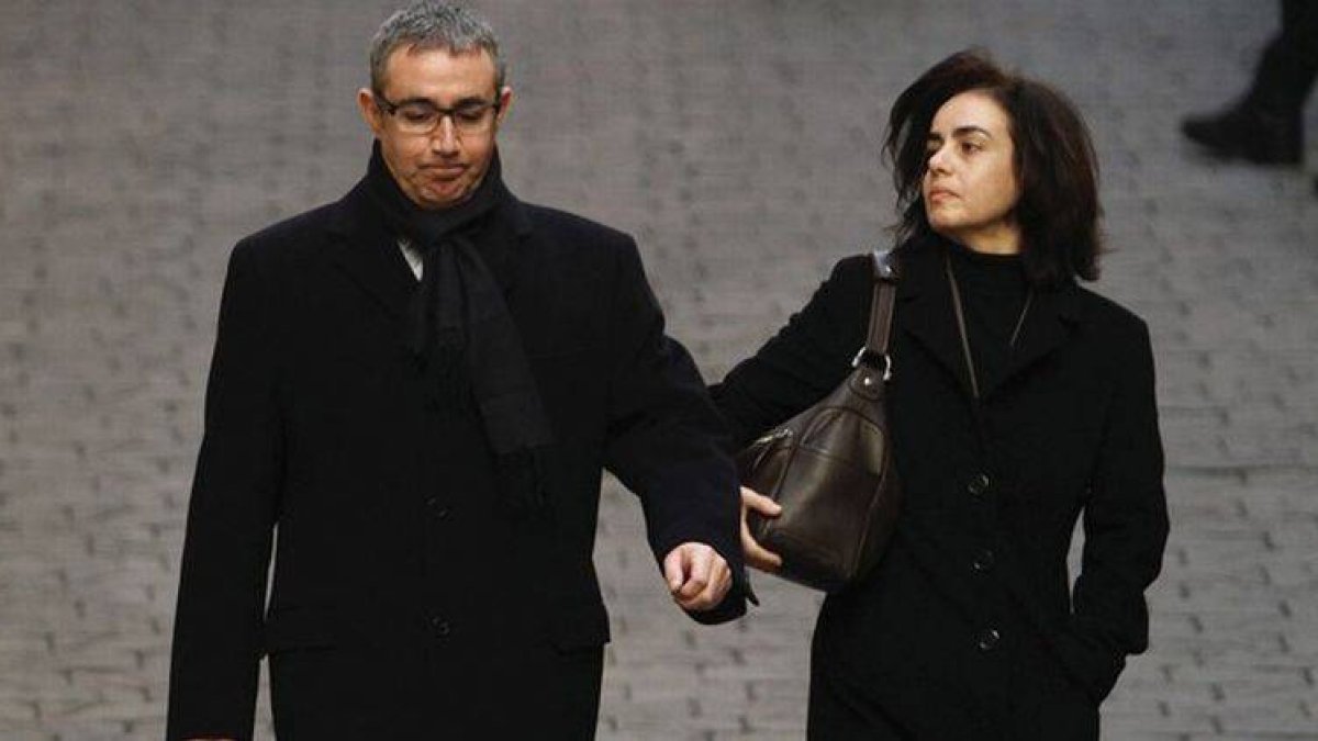 Diego Torres y su esposa,, Ana María Tejeiro, llegan a los juzgados de Palma, en febrero del 2013.