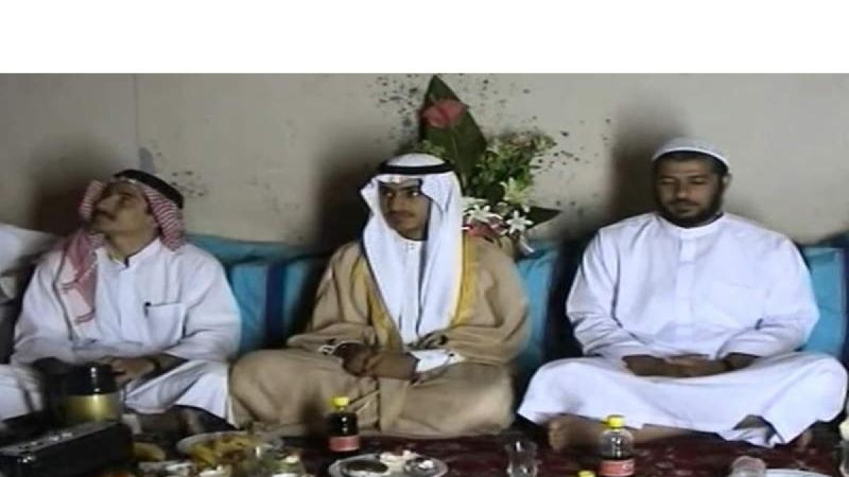 Imagen de un video de la CIA, que muestra a Hamza bin Laden, hijo de Osama bin Laden, durante su boda. CIA HANDOUT