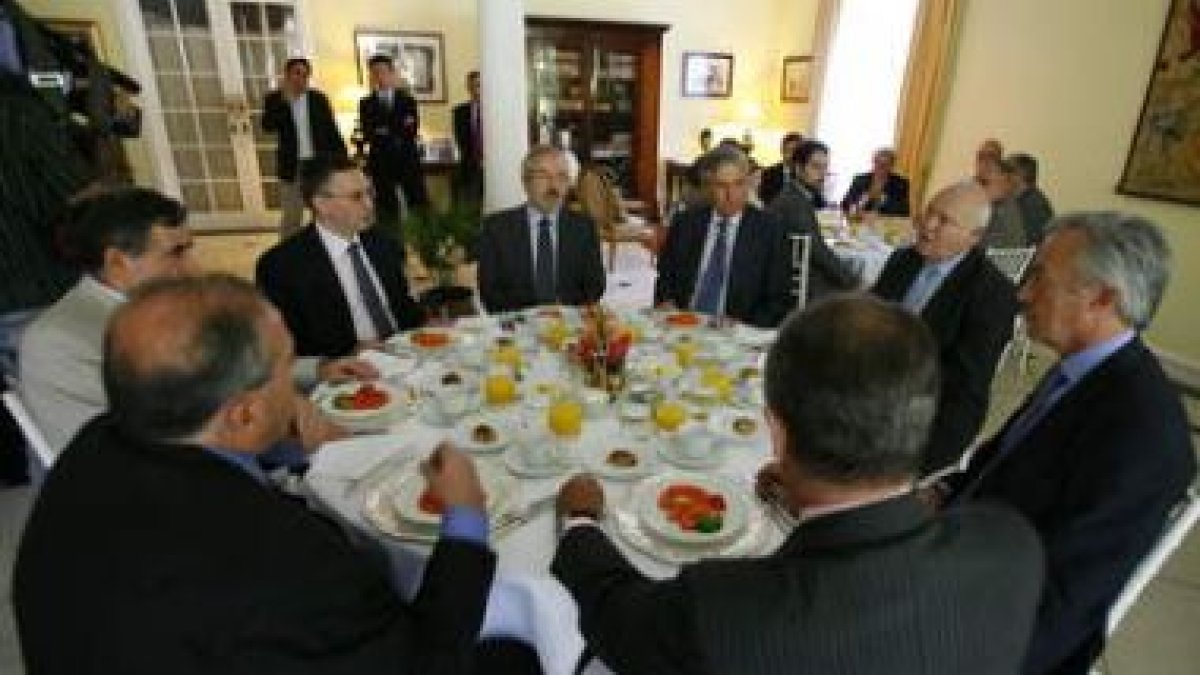 Moratinos participó ayer en un desayuno en la casa del embajador español en Venezuela.