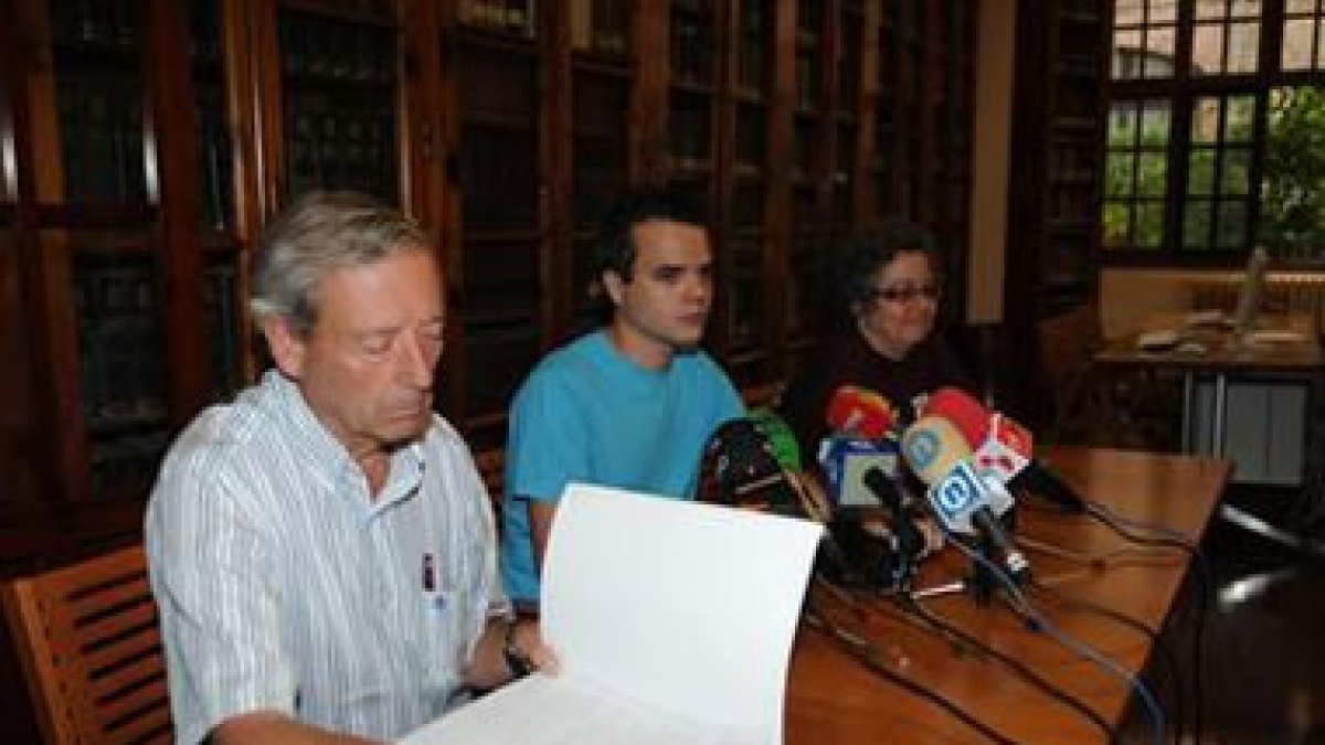 Marcelino Fernández, Mario Lozano y Alicia Valmaseda, ayer en la rueda de prensa.