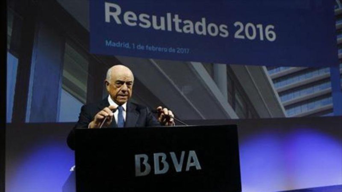 Francisco González, durante la presentación de resultados del 2016.