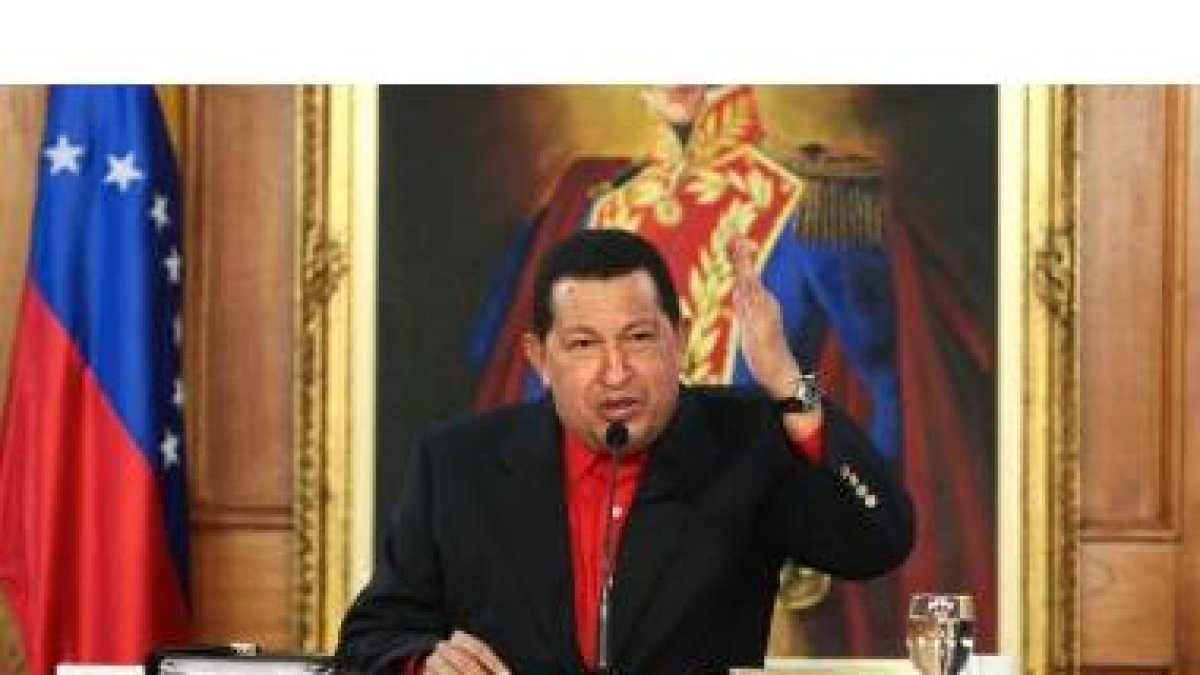 El presidente Hugo Chávez, ayer, en un acto en el Palacio de Miraflores de Caracas.