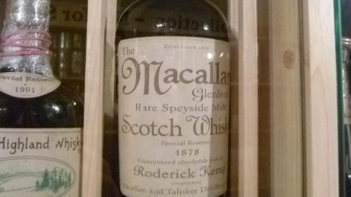 Una botella de whisky Macallan de 1878.