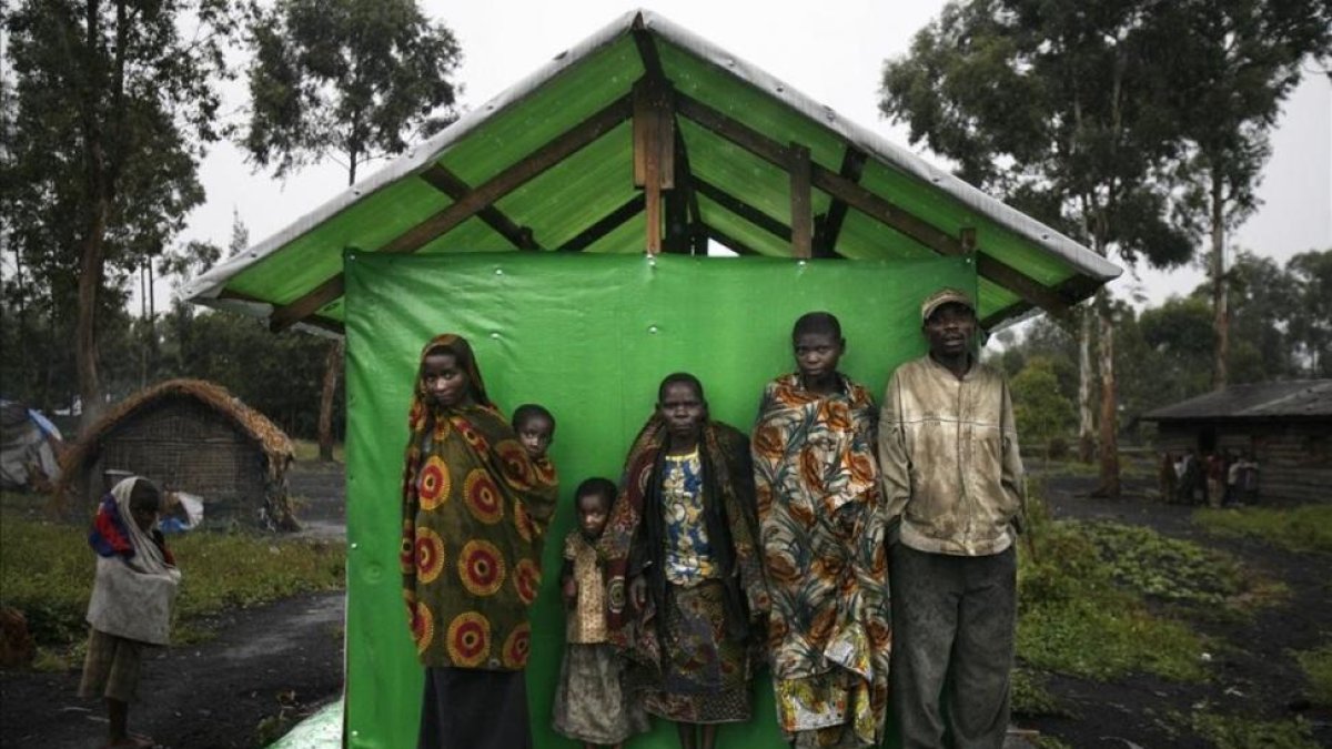 Un grupo de pigmeos en la localidad de Mobambiro, cerca de Goma.
