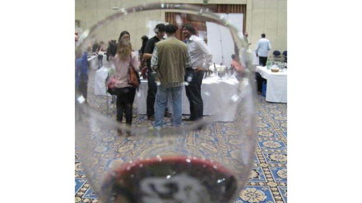 Los vinos Tierra de León se presentaron en sociedad en Oviedo.