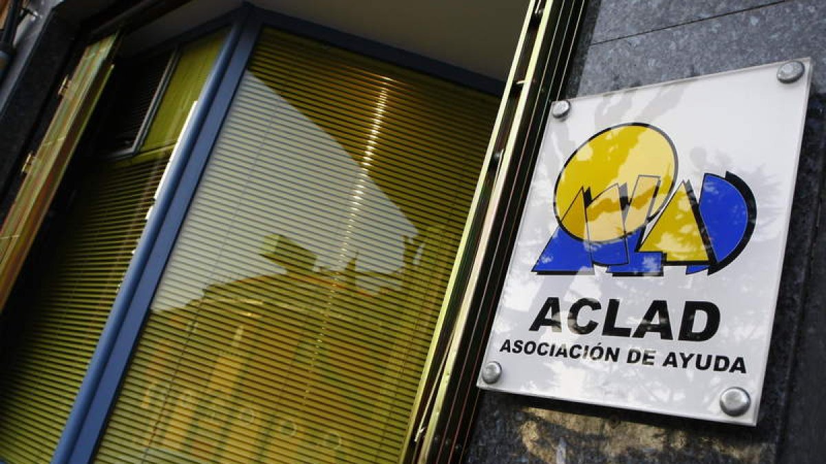 Sede en León de la Asociación de Atención a la Dependencia (Aclad).