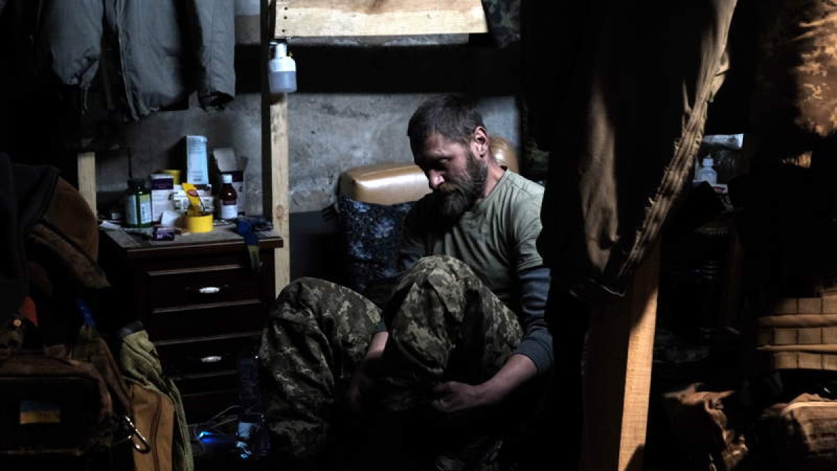 Imagen de un soldado ucraniano en el frente de Vuhledar, en el Donestk. MARÍA SENOVILLA
