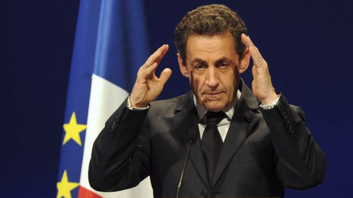 Sarkozy participa en su primer acto de campaña en Estrasburgo.