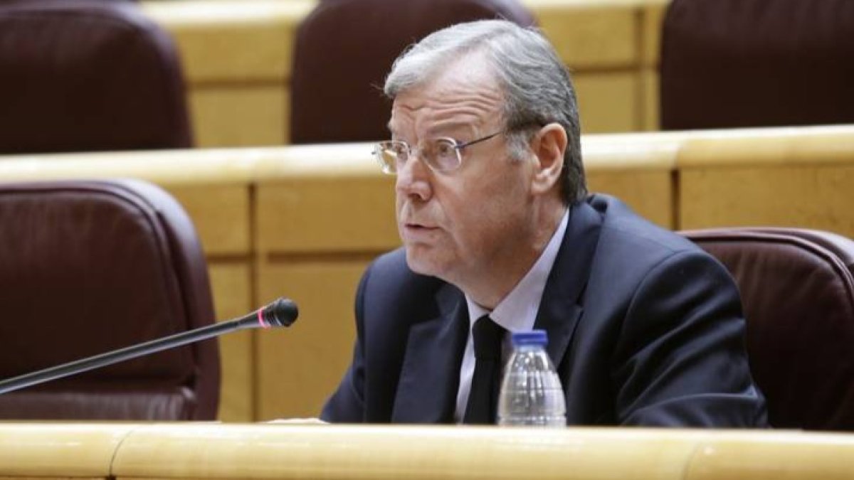 Antonio Silván repite como cabeza de lista al Senado por el PP de León. DL