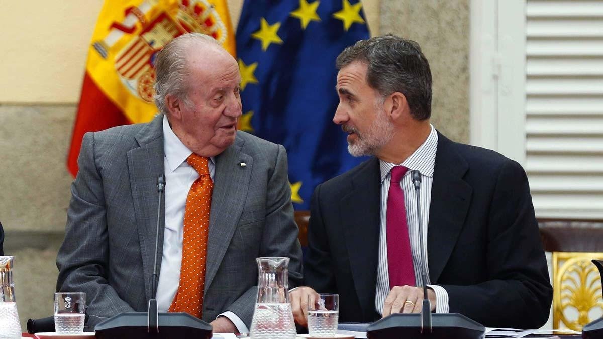 Juan Carlos I anuncia su retirada completa.