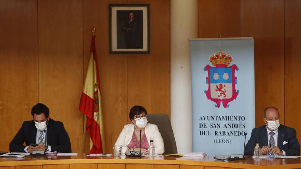 Pleno del ayuntamiento de San Andrés del Rabanedo. F. OTERO PERANDONES