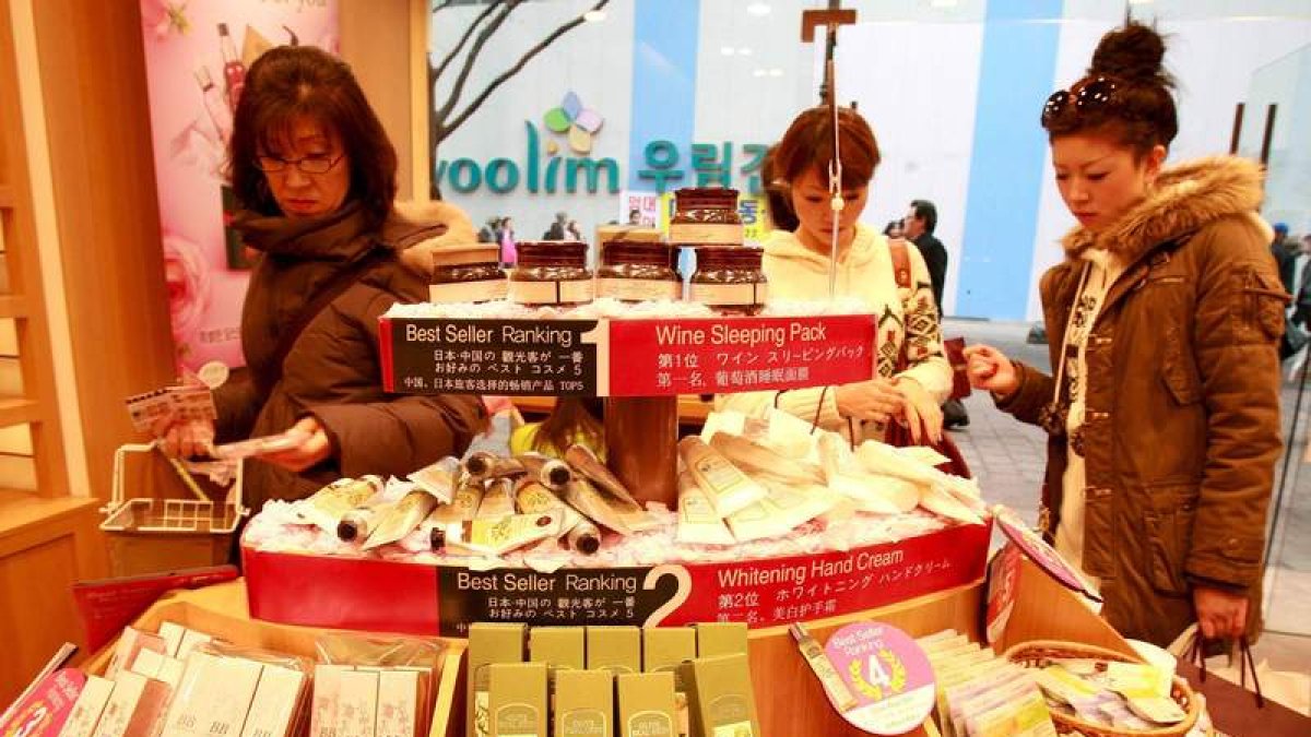 Una tienda de cosmésticos en Seúl, donde estos productos y el diseño van de la mano.