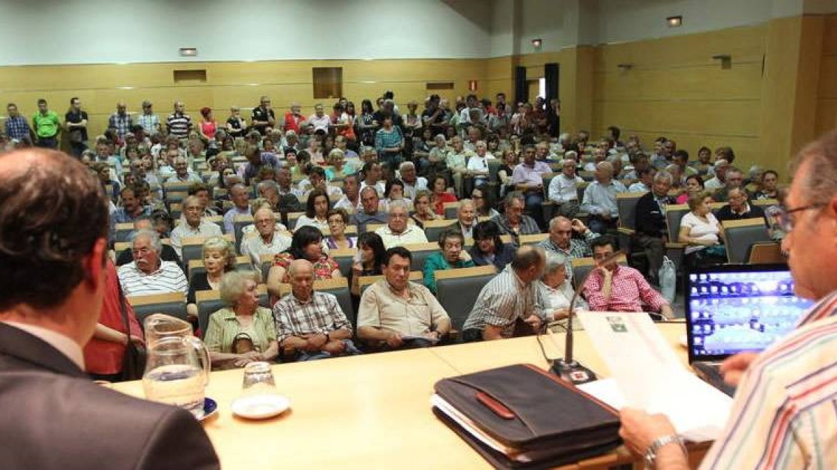 Asamblea de preferentistas celebrada el pasado 4 de junio en Ponferrada.