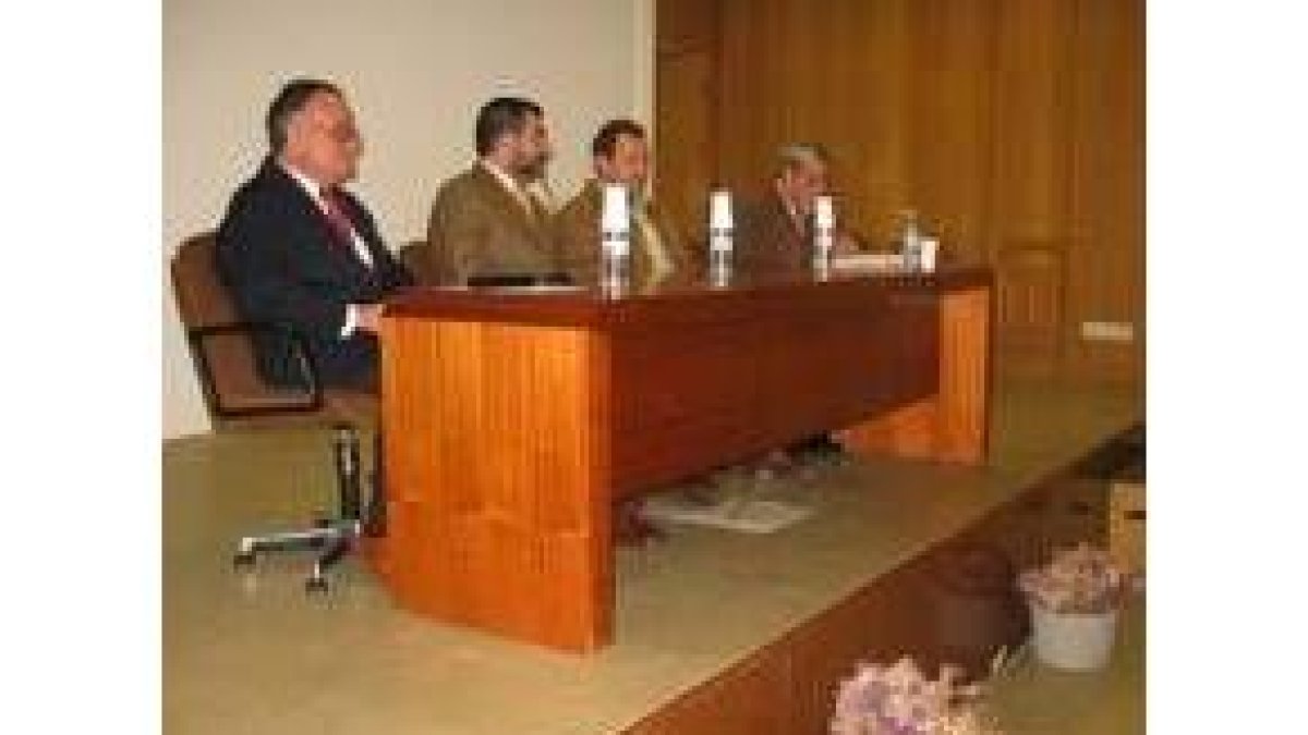 Vecino, Varga, Carro y Martínez en la presentación del libro