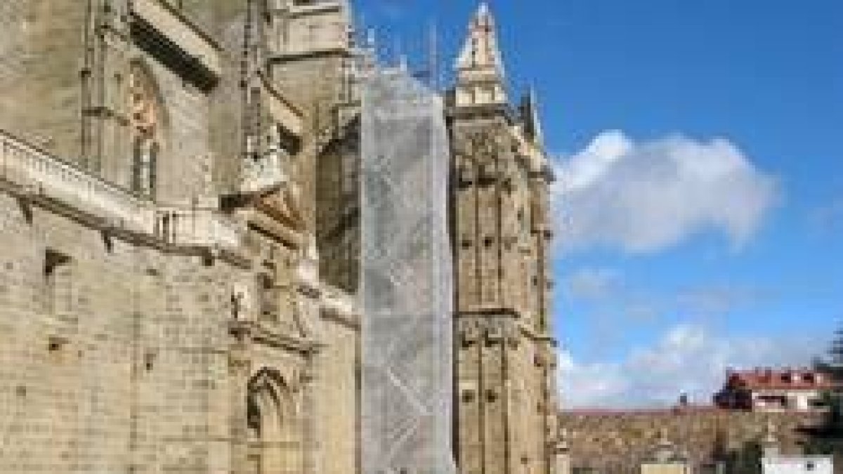 El Ministerio de Cultura colocó esta semana los andamios en la fachada de la Catedral