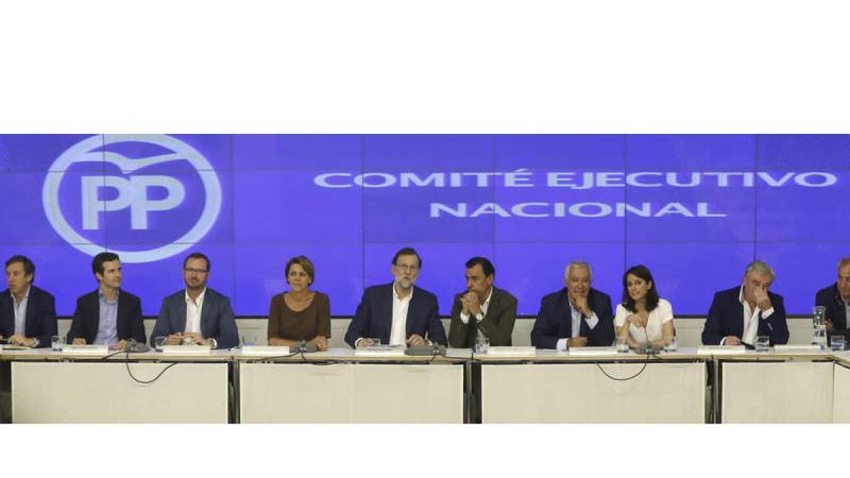 Vista general de la reunión del Comité Ejecutivo Nacional del PP encabezado por el presidente del partido y del gobierno en funciones, Mariano Rajoy. F. ALVARADO