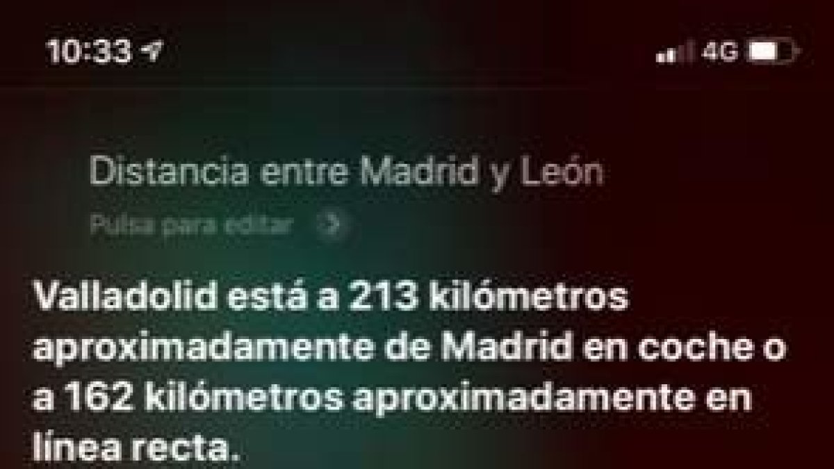 Imagen de la respuesta de Siri cuando se le pregunta por la distancia entre León y Madrid.