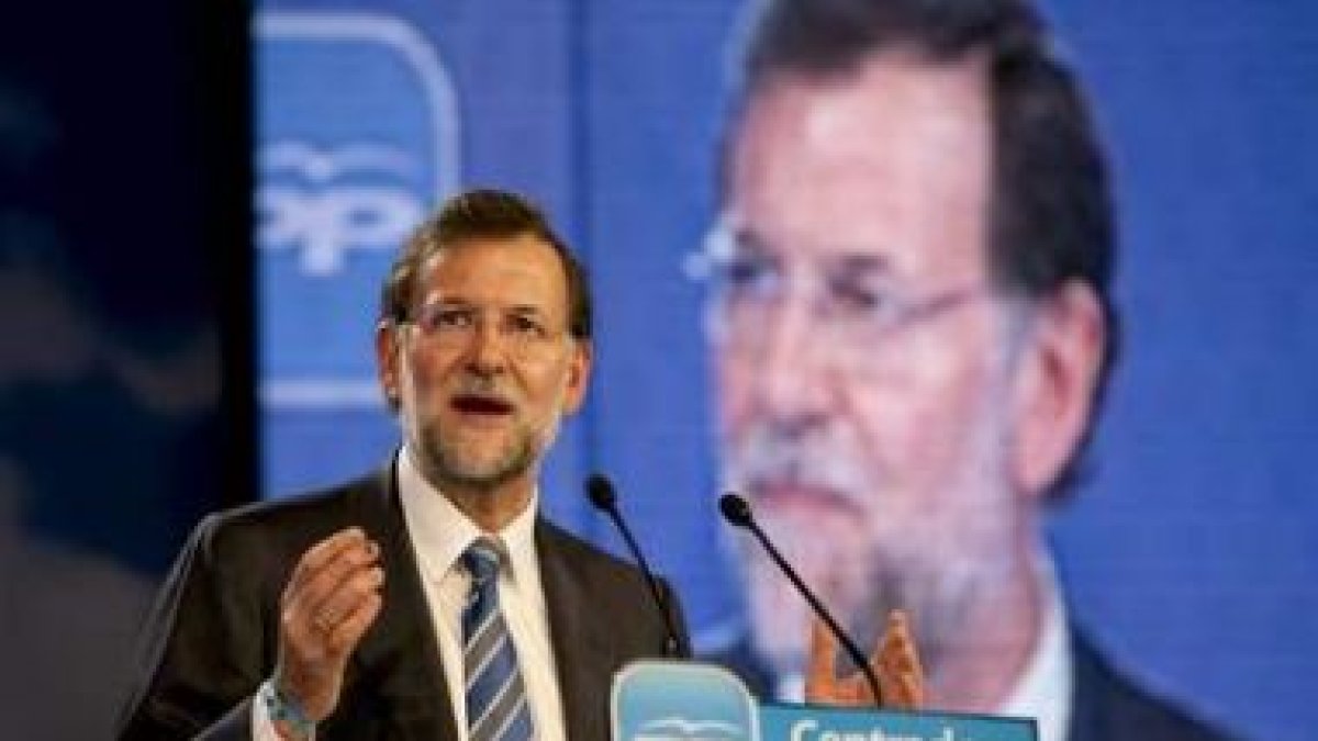 Rajoy pide una campaña hablando de los problemas de la gente.