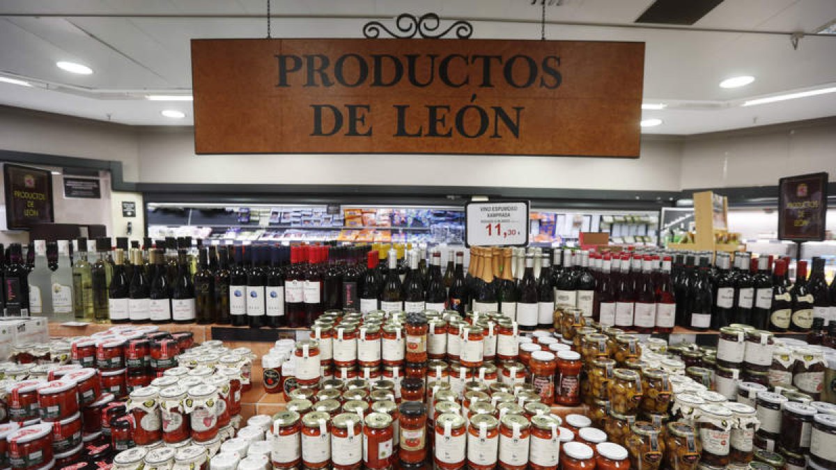 El Supermercado de El Corte Inglés también cuenta desde su apertura hace casi 24 años con una isla completa dedicada a los productos de León.