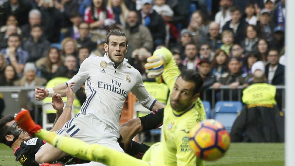 Bale necesitó de 13 minutos para anotar ante un Espanyol que ofreció poca resistencia. ALVARADO