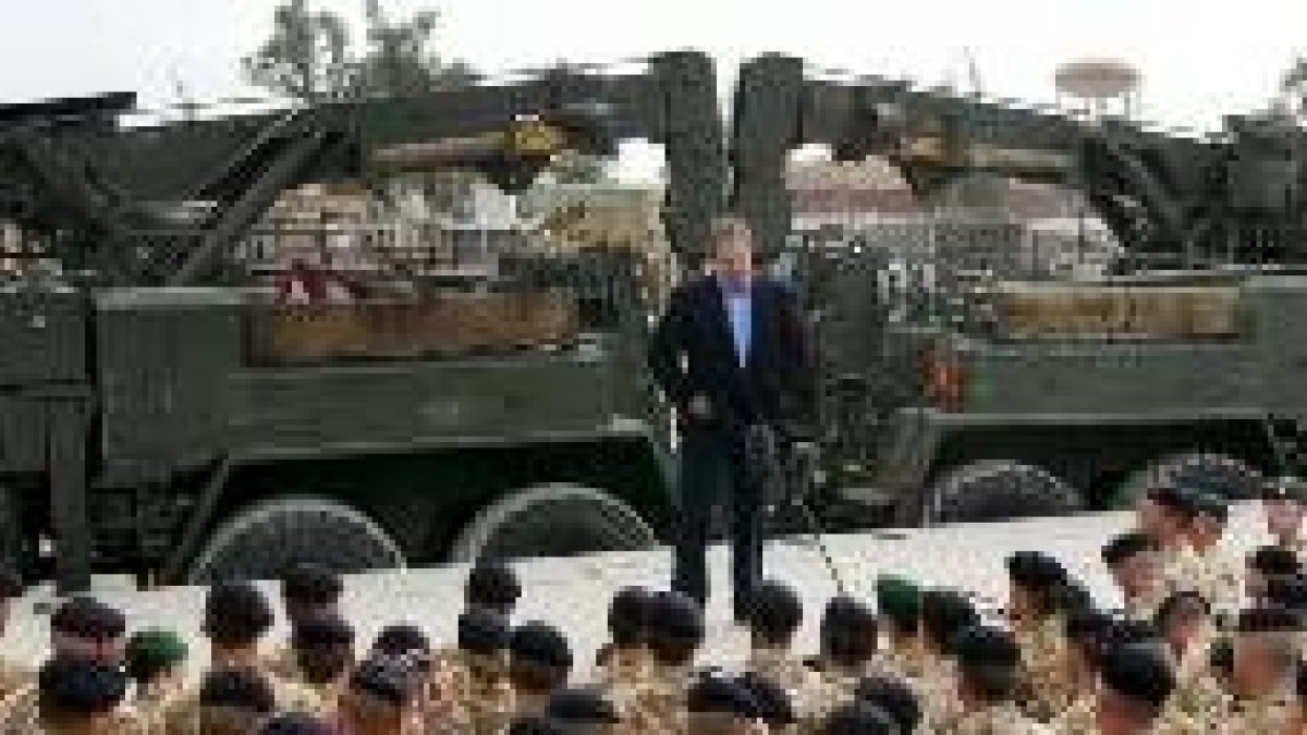 Tony Blair durante su visita en el mes de diciembre a las tropas británicas en Irak