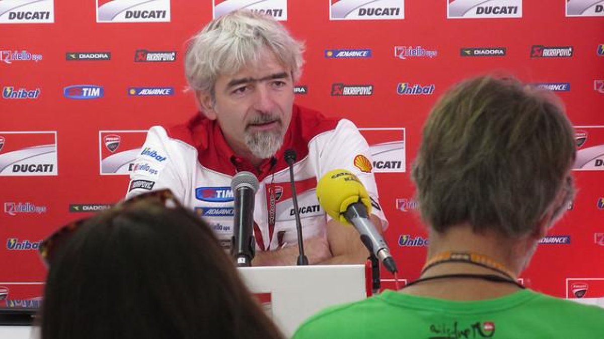 El ingeniero Luigi 'Gigi' Dall'Igna, de Ducati, durante la rueda de prensa.