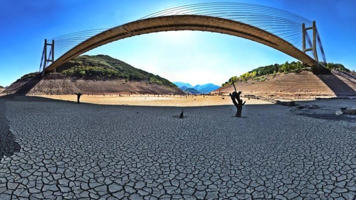 Situación del pantano de Luna.