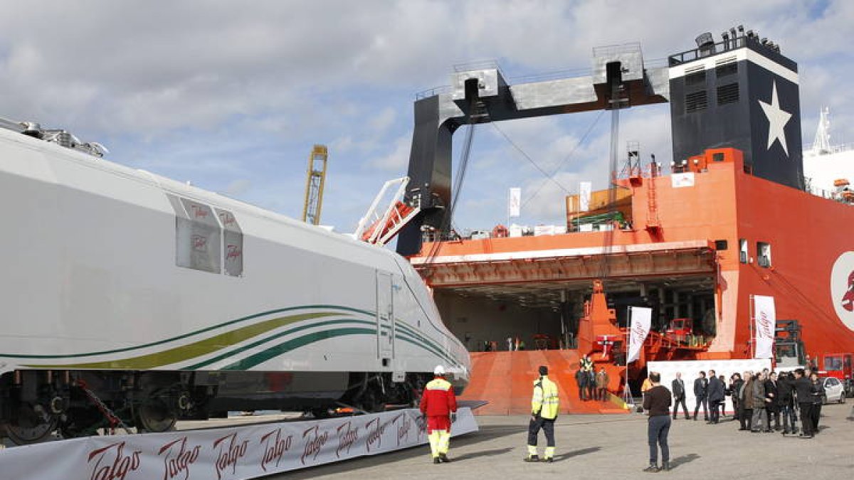 El primer ave talgo fabricado para Arabia Saudí, conocido como el Ave a la Meca. ALEJANDRO GARCÍA