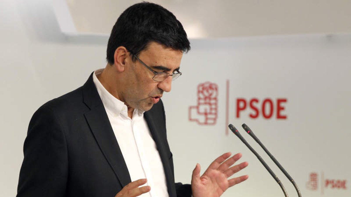 El portavoz de la gestora del PSOE, Mario Jiménez. JAVIER LÓPEZ