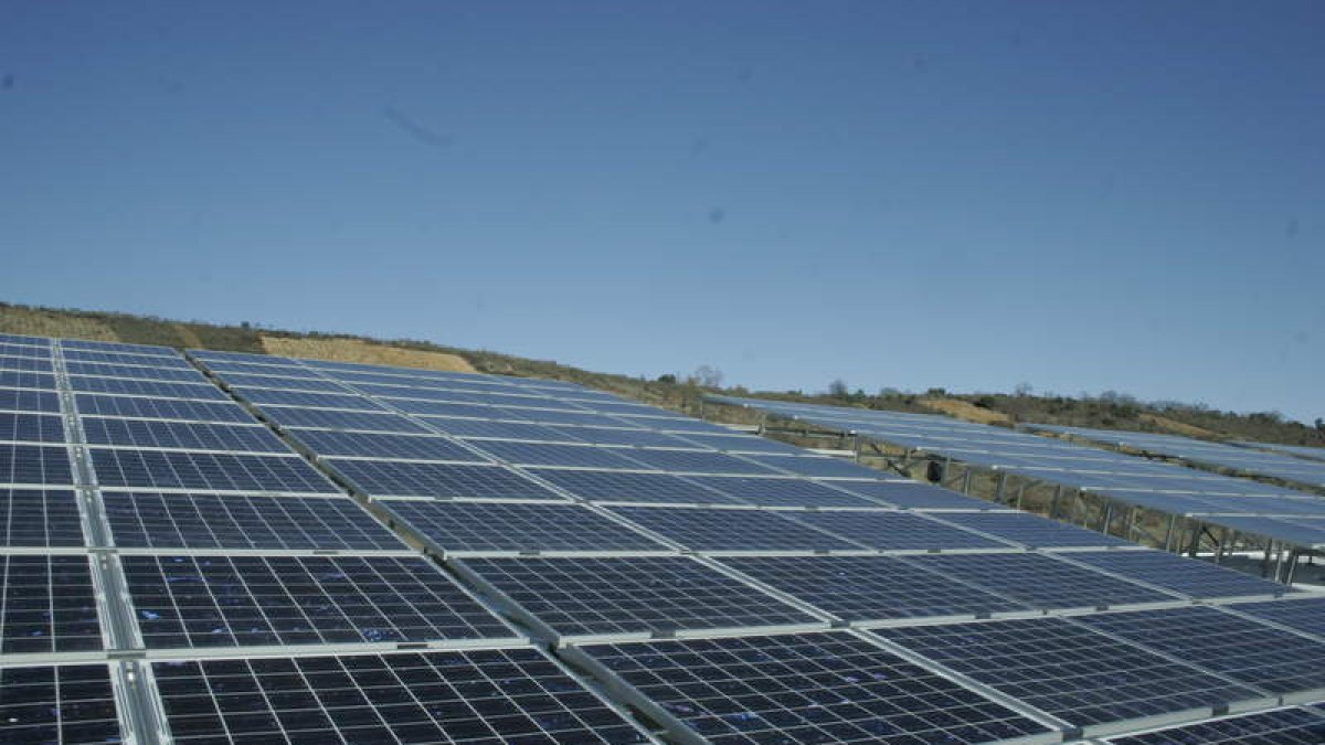 Paneles fotovoltaicos, en una imagen de archivo. V. ARIAS