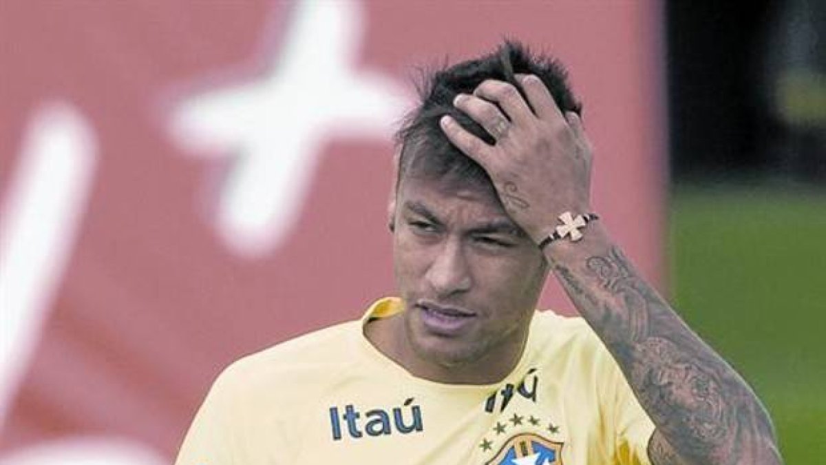 Sancionado 8 Neymar, ayer, entrenándose en Santiago de Chjile.