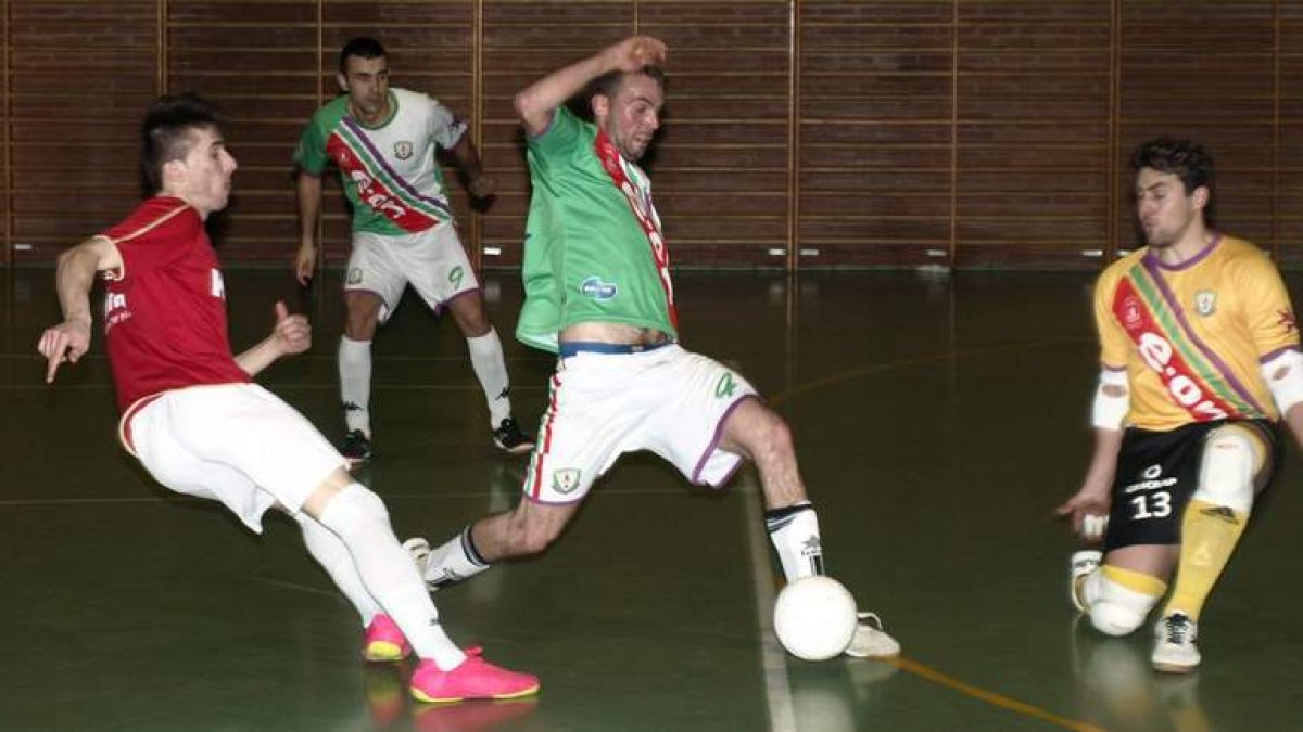 El equipo leonés terminó haciéndose con los tres puntos.