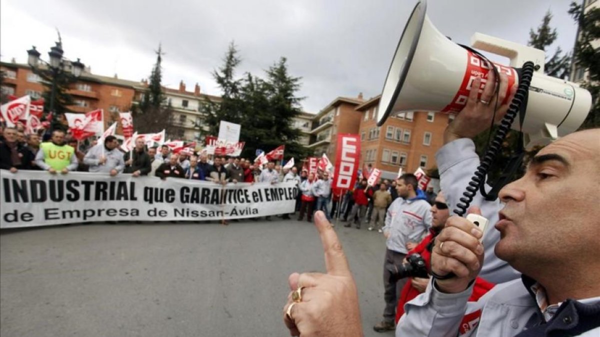 Protesta de trabajadores de Nissan en Ávila en eun conflicto en el 2010.