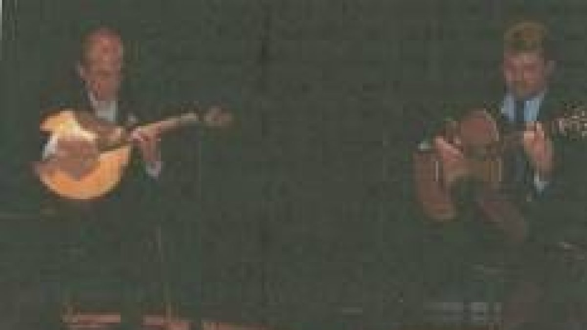 Carlos Goncalves y Lelo Nogueira durante uno de sus conciertos