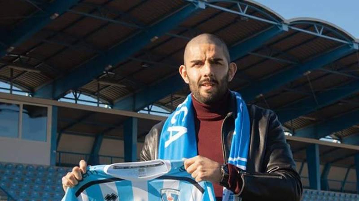 El futbolista leonés Diego Bardanca juega en Eslovenia.