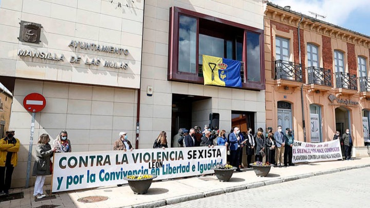 Imagen de archivo de la concentración de protesta organizada en el Ayuntamiento. MARCIANO PÉREZ