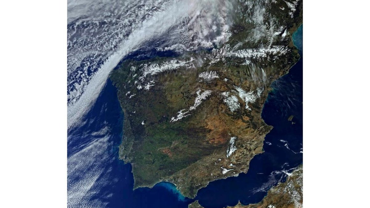 Imagen de la península ibérica tomada con el nuevo satélite. esa