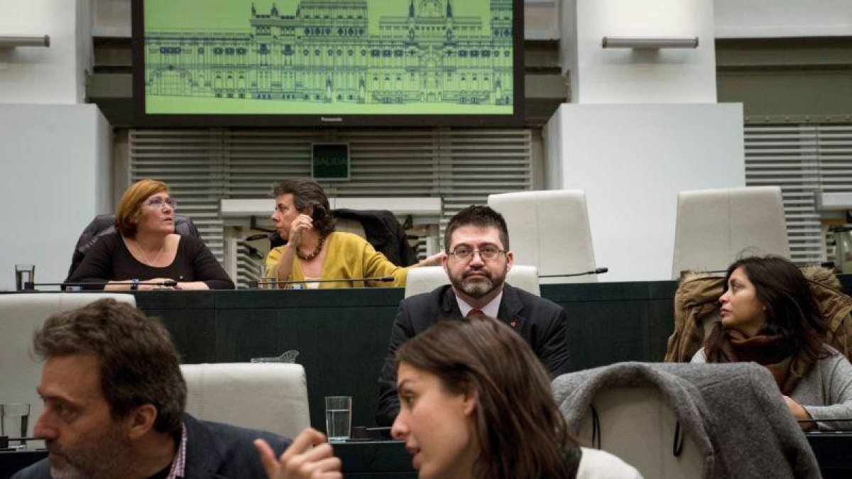 Fotografía de Carlos Sánchez Mato, el exdelegado de Economía y Hacienda, cesado por la alcaldesa de Madrid, en el Pleno.