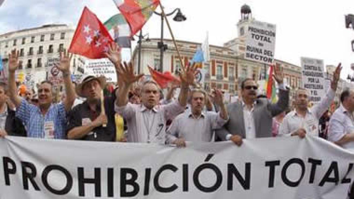 Participantes en la manifestación contra la ley antitabaco en Madrid