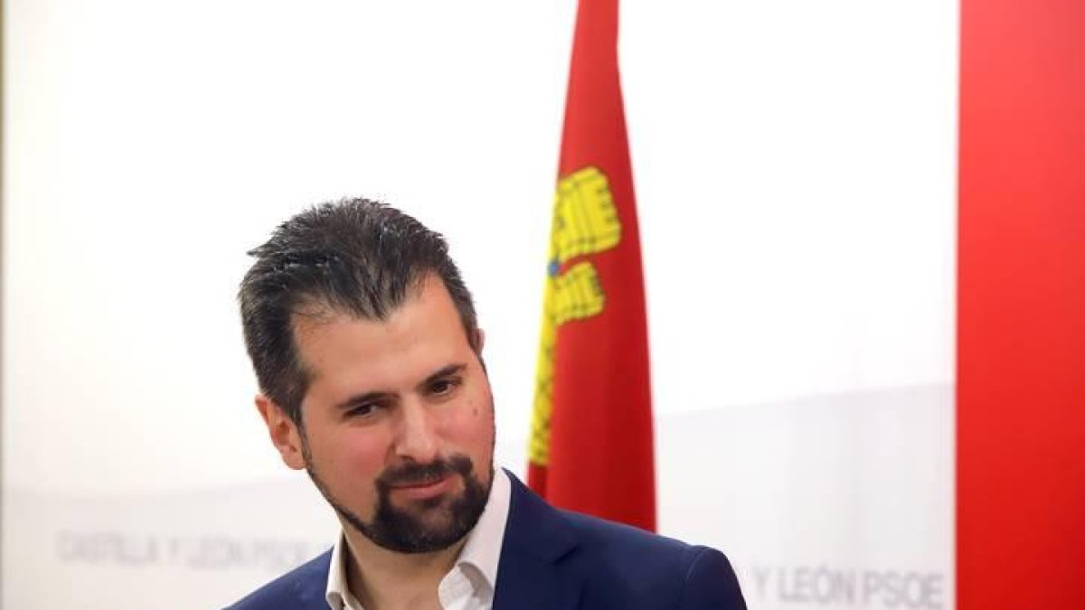El candidato a la Presidencia de la Junta y secretario general del PSOE de Castilla y León, Luis Tudanca, valora la situación sanitaria de Castilla y León