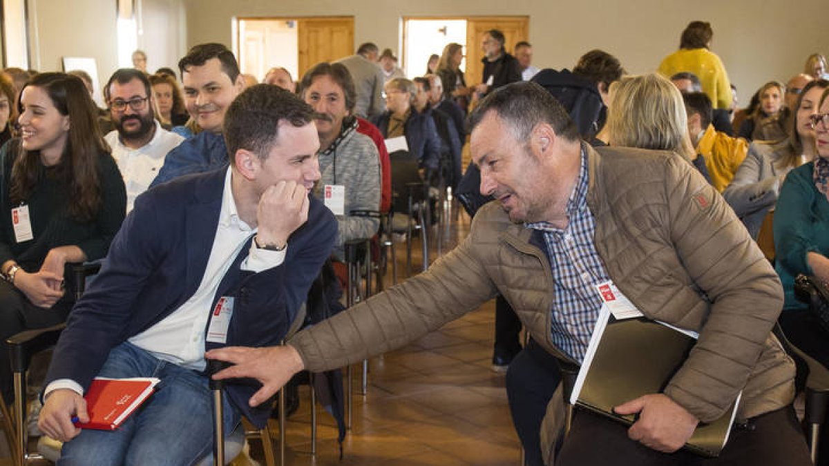 Comité provincial extraordinario del PSOE para aprobar sus listas a las elecciones en Mansilla Mayor. F. Otero Perandones.