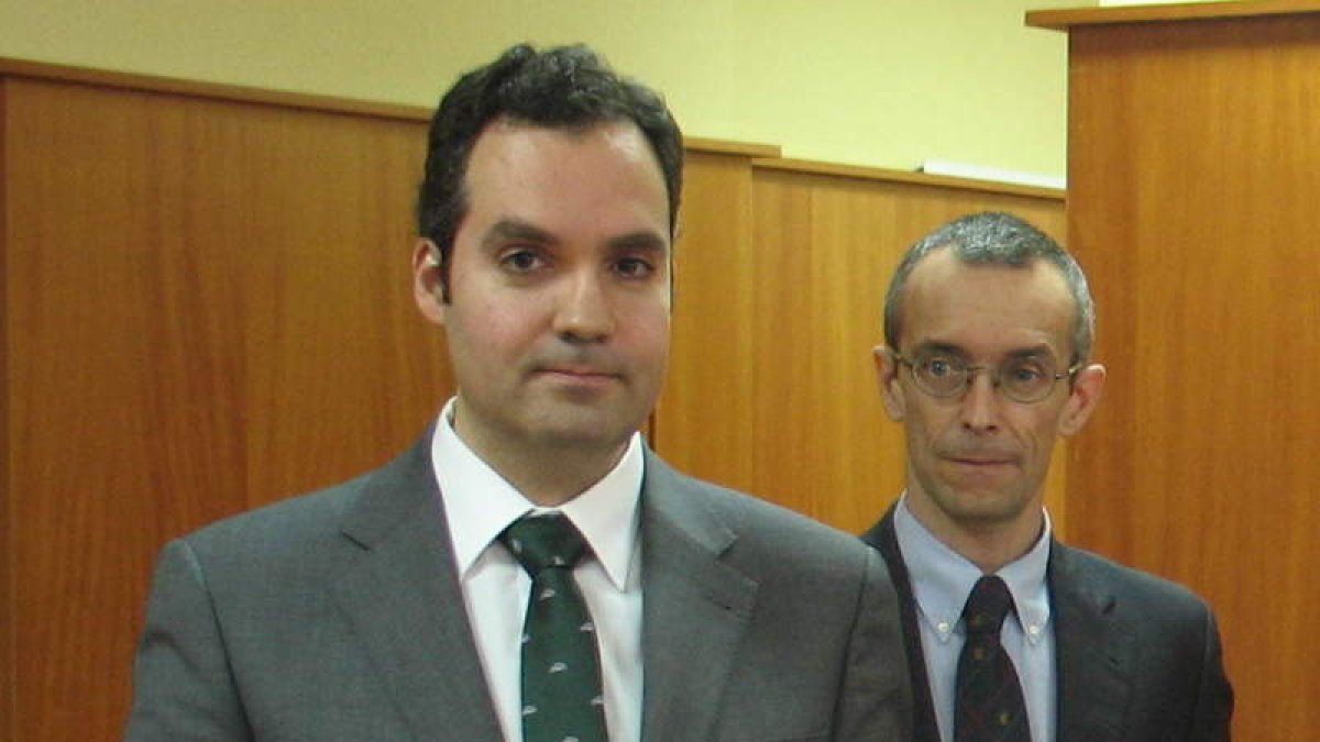 El juez decano saliente, Hernáiz, y el recién electo, Agudo.