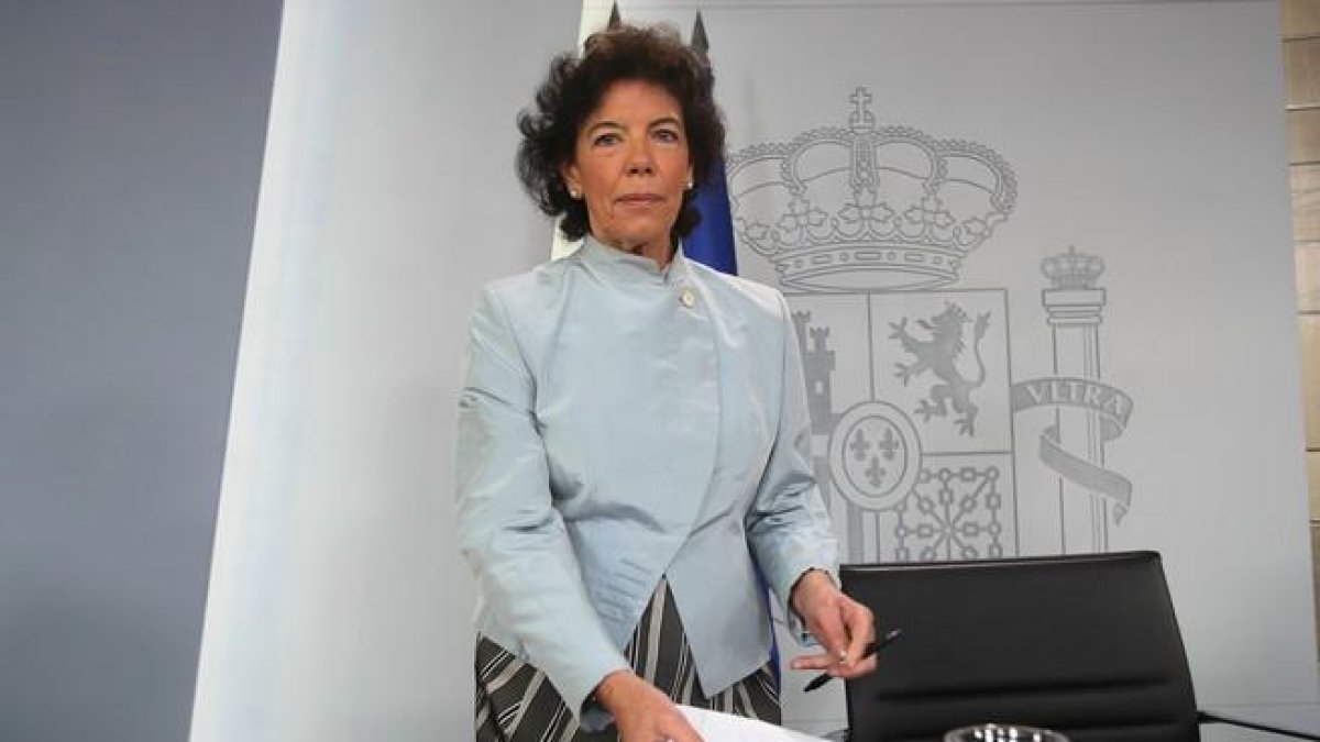 Isabel Celaá en la rueda de prensa posterior al Consejo de Ministros.