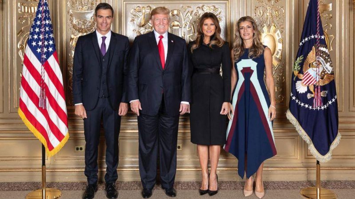 Pedro Sánchez, junto a Donald Trump, su esposa, Melania, y la mujer del presidente del Gobierno español, Begoña Gómez, en la recepción de jefes de Estado y de Gobierno ofrecida por el presidente de EEUU en Nueva York.