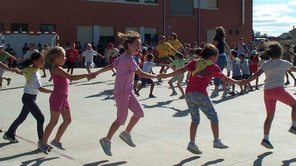 Un grupo de niños en un campamento urbano de hace unos años.