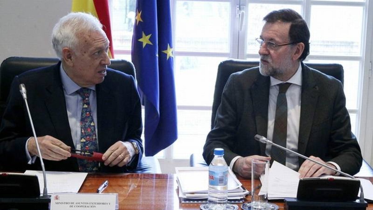 Margallo y Rajoy en el Consejo de Política Exterior.