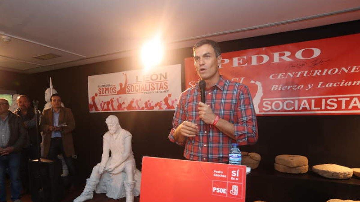 La última vez que Pedro Sánchez estuvo oficialmente en El Bierzo fue en 2017, en Cacabelos. L. DE LA MATA