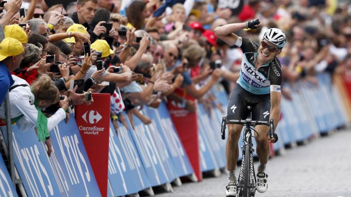El ciclista alemán Tony Martin del Etixx Quick Step se impone en la cuarta etapa del Tour de Francia entre las localidades de Seraing (Bélgica) y Cambrai (Francia) de 223,5 kilómetros.